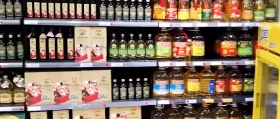 消费者购买食用植物油挑选有讲究 要注意原料的排列与各种油脂所占比例