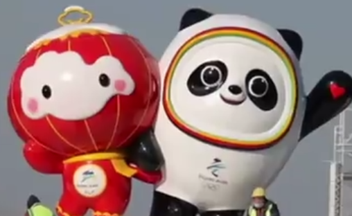 北京2022冬奧會吉祥物冰墩墩 “一墩難求” 特許商品將持續銷售到6月底