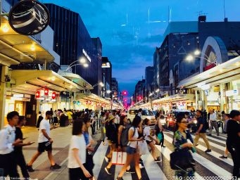 2022年清明假期北京消费市场“春意浓” 实体商业首店与新品成“流量收割机”